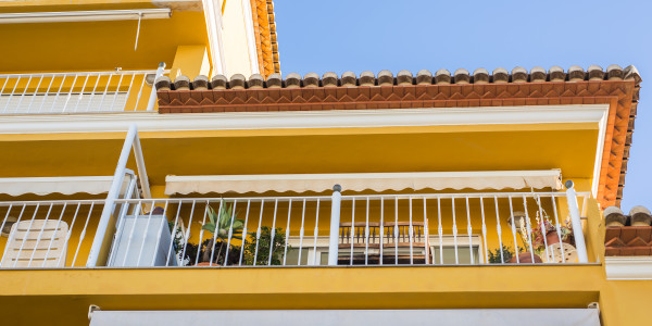 Trabajos Verticales en Fachadas de Edificios / Viviendas Almuniente · Restauración de Fachadas