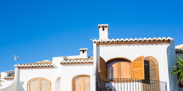 Pintar Fachadas de Casas Unifamiliares / Chalets San Miguel del Cinca · Pinturas para Pintado de Fachadas Metálicas o de Hormigón