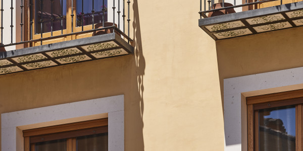 Pintar Fachadas de Casas Unifamiliares / Chalets San Miguel del Cinca · Pintura anticorrosiva para Barandillas, Rejas y otros Elementos