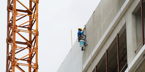 Trabajos Verticales en Fachadas de Edificios / Viviendas Lupiñén-Ortilla · Pintar Edificios de Construcción de Obra Nueva